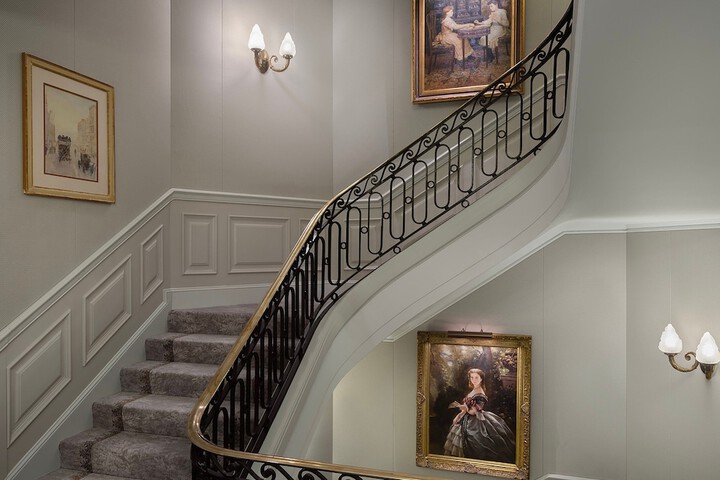 Entrance & Lobby