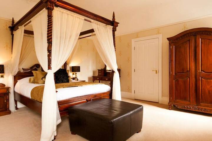 Room 29 of 61