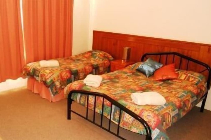 Room 9 of 20