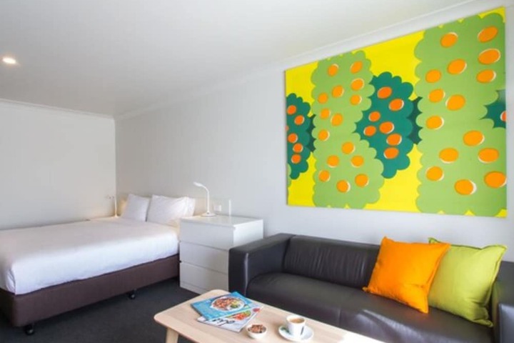 Room 11 of 48