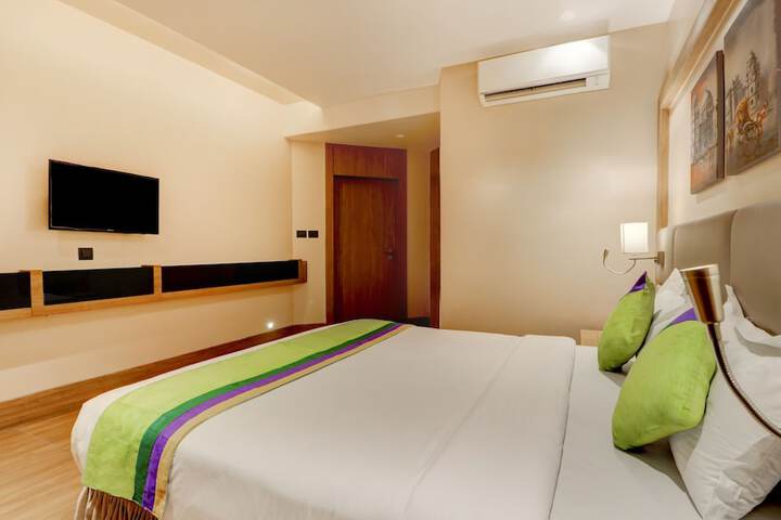 Room 28 of 48