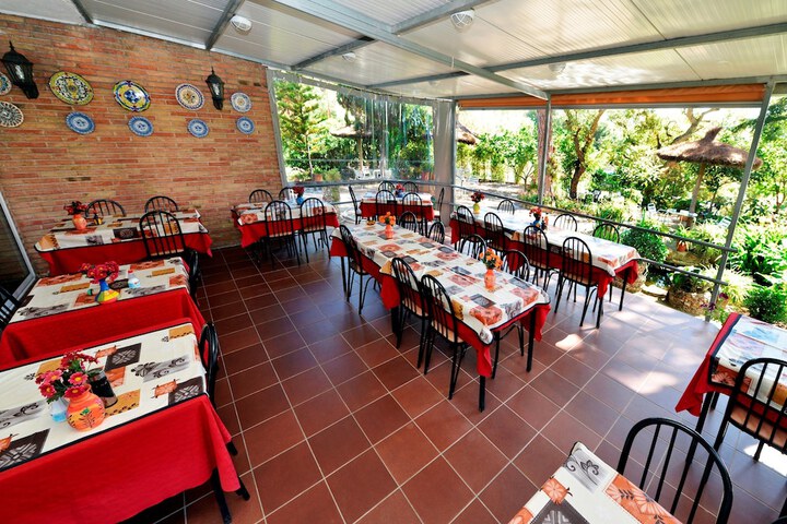 Dining Photos