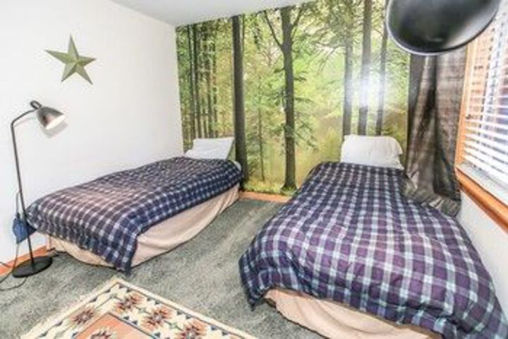 Room 12 of 37