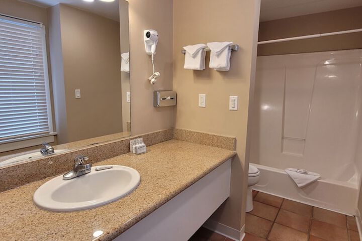 Room 32 of 58