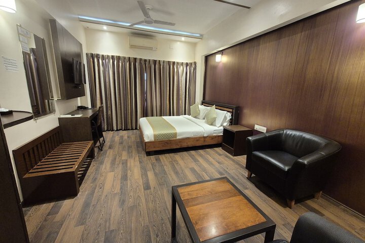 Room 12 of 25