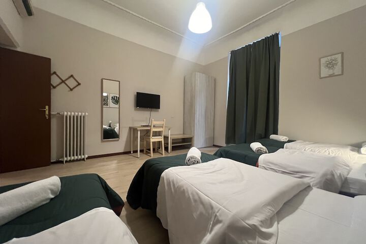 Room 4 of 53