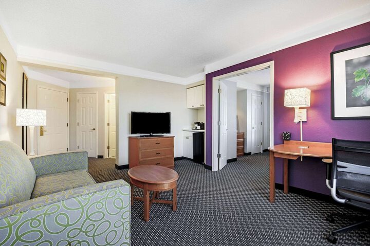 Room 9 of 30