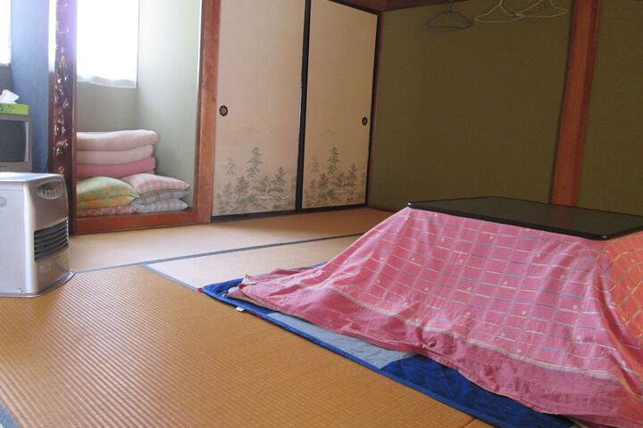 Room 4 of 4