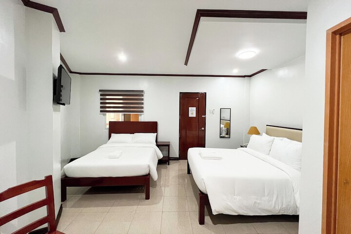 Room 9 of 29