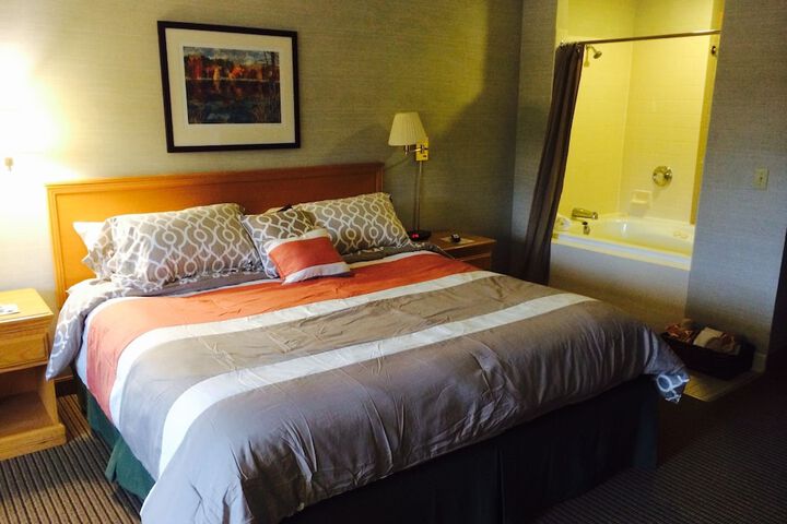 Quadruple King Size Bed (2 of 12)