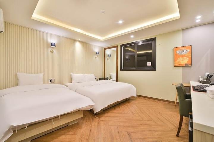 Room 18 of 63