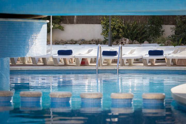 Hotel with Pool
