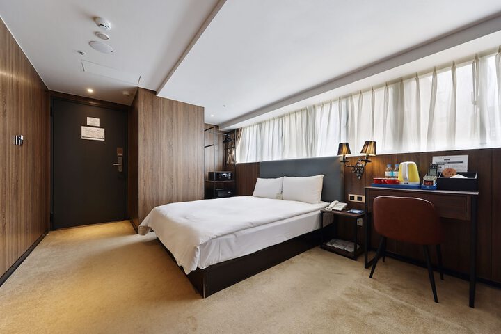 Room 20 of 36
