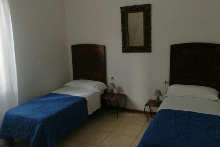 Room 4 of 7