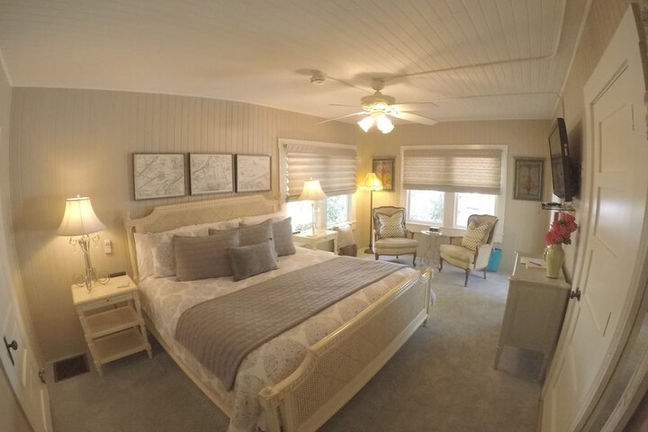 Room 6 of 53