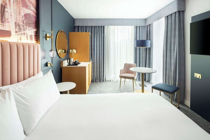 Room 3 of 92
