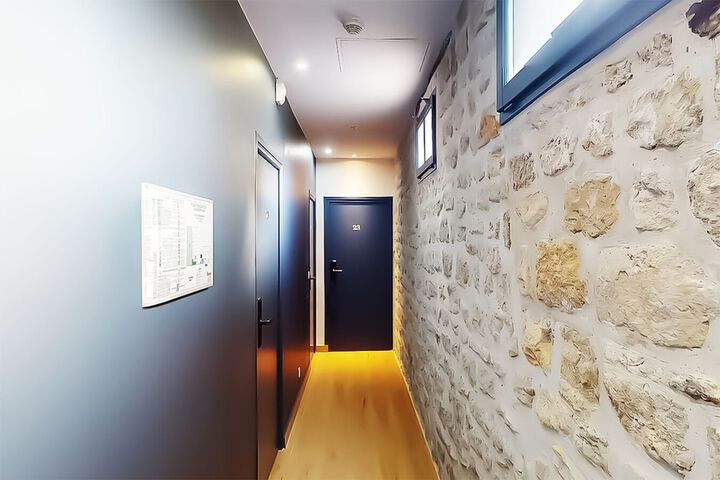 Entrance & Lobby