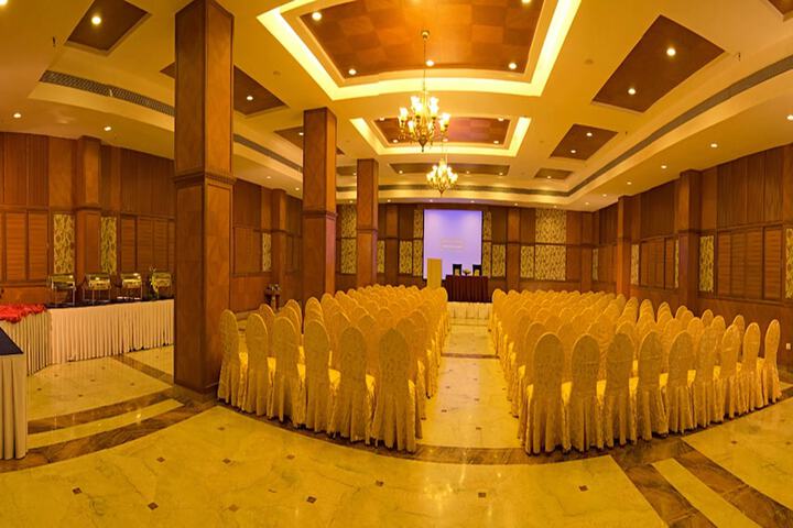 Ballroom/Hall 39 of 44