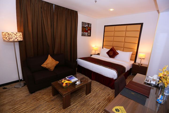 Room 10 of 43