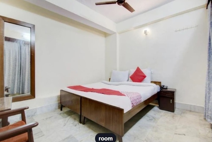 Room 4 of 37