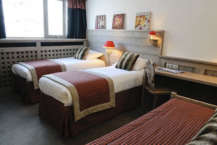 Room 3 of 38