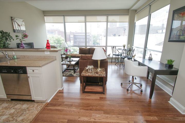 Room 4 of 7