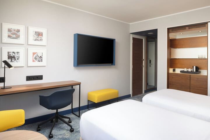 Room 15 of 119