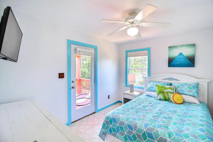 Room 4 of 23
