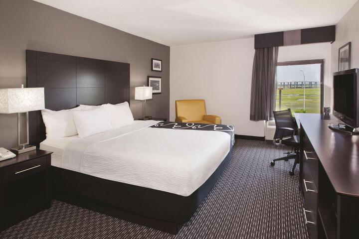 1 King Bed (1 of 9)