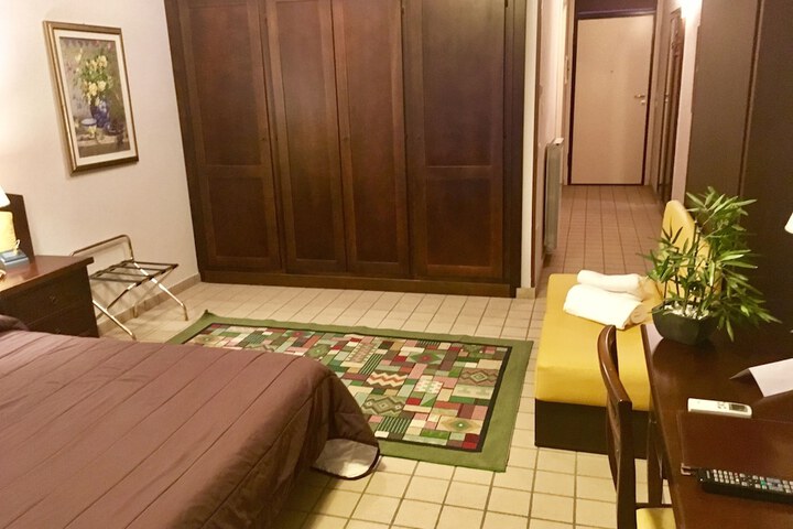 Room 13 of 65