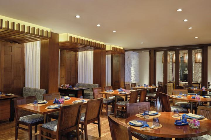 Dining 95 of 147