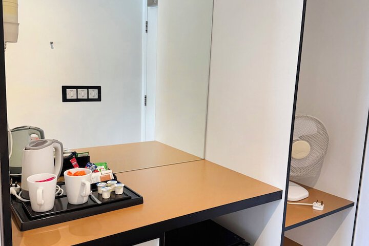Room 34 of 80