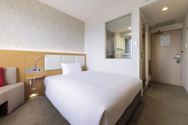 Room 28 of 125