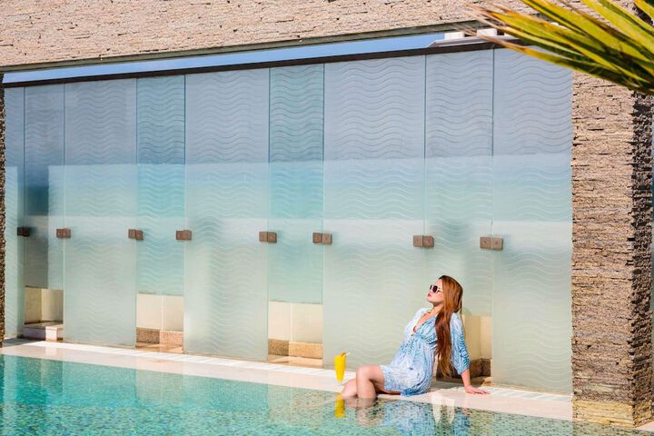 Hotel Pool