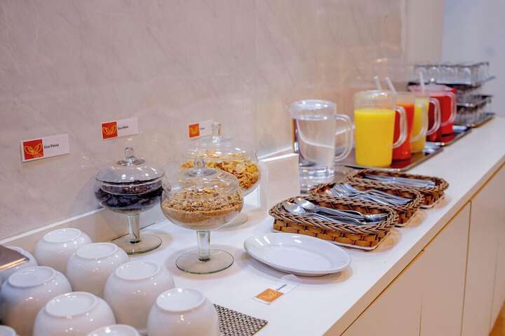 Breakfast/Coffee Service 97 of 119