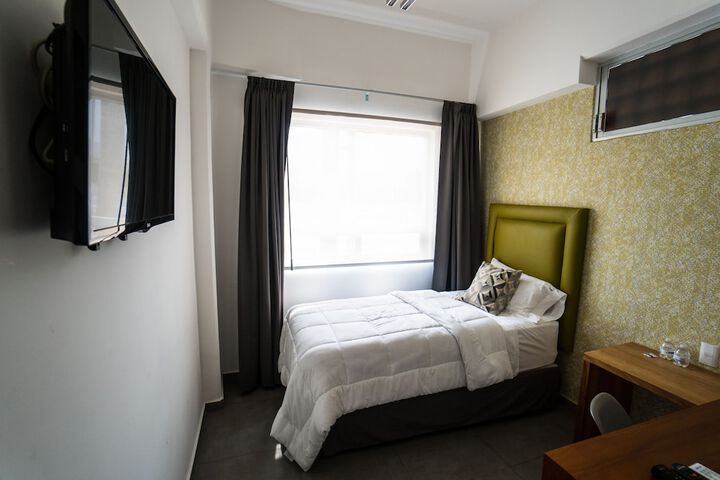Room 16 of 37