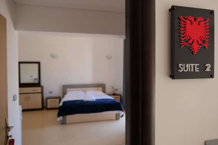 Room 9 of 61