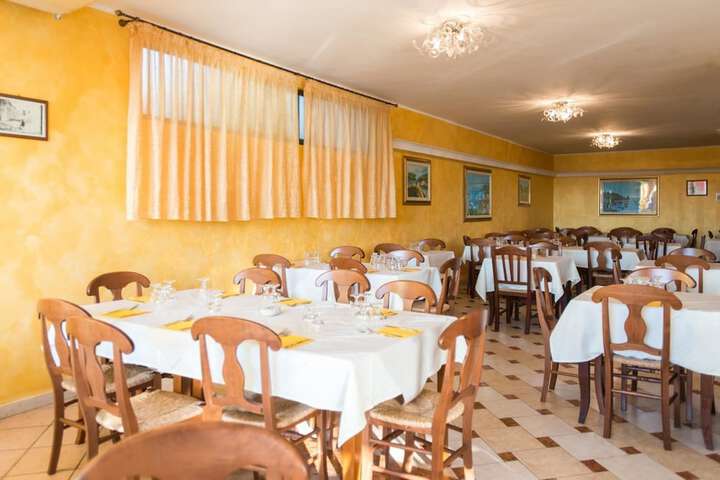 Dining 44 of 89