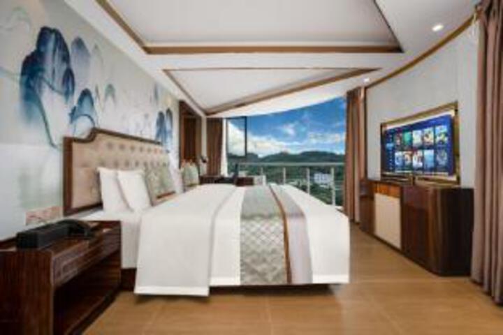 Room 5 of 6
