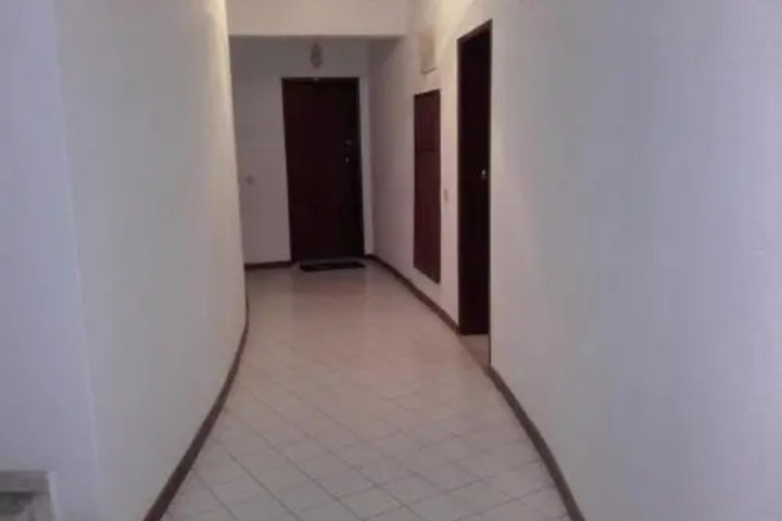 Room 10 of 19