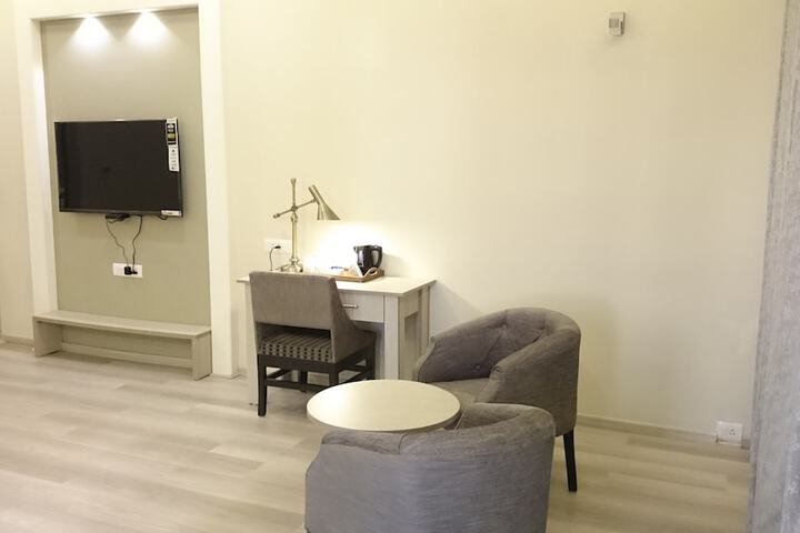 Room 14 of 30