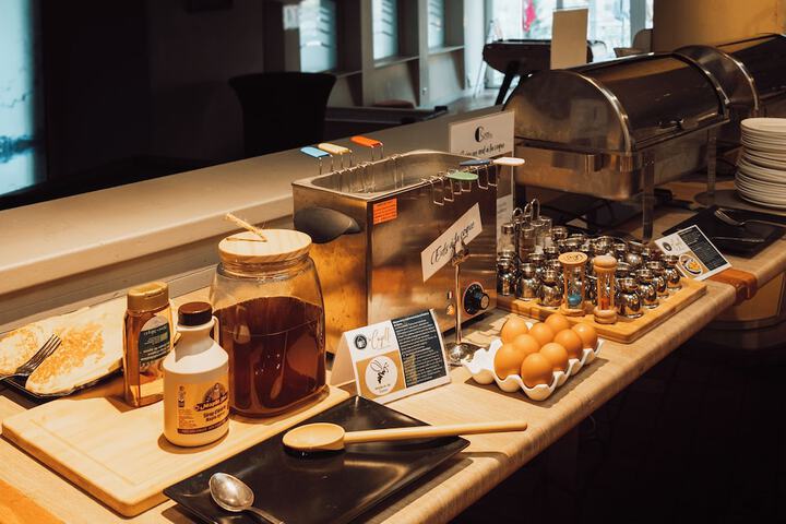 Breakfast/Coffee Service 83 of 154