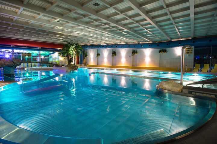 Hotel with Pool