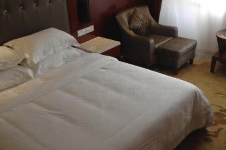 Room 2 of 11