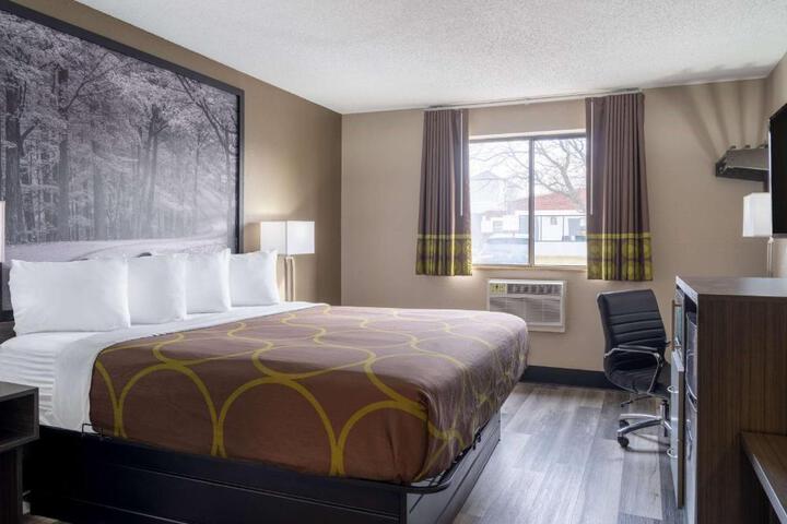 1 King Bed (18 of 20)