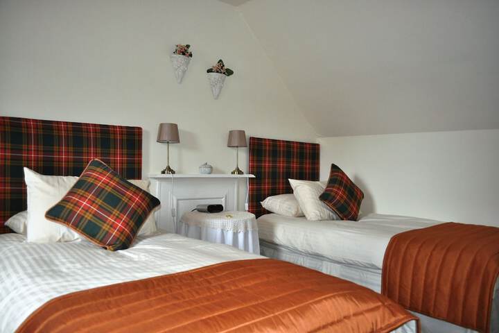 Room 4 of 53