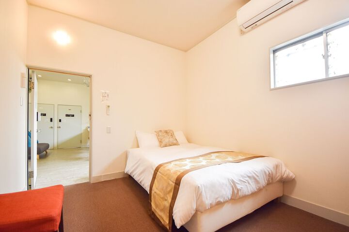 Room 8 of 97
