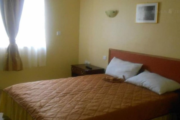 Room 13 of 39