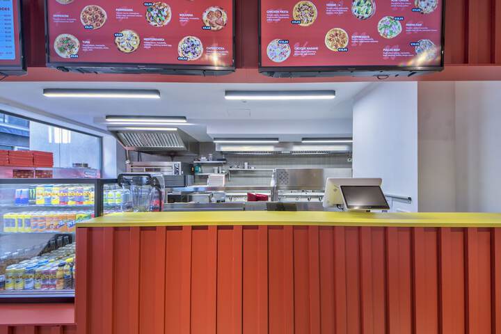 Lounge 57 of 62