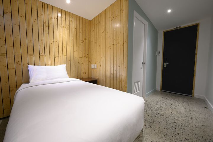 Room 14 of 72